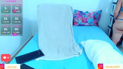 CATALINA Y ANDRES online show from March 11, 11:15 pm