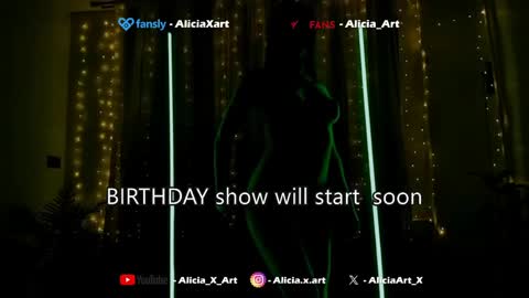 Snapshot of alicia_art_ chatting on April 25, 2:14 pm Alicia online show from April 25, 2:14 pm