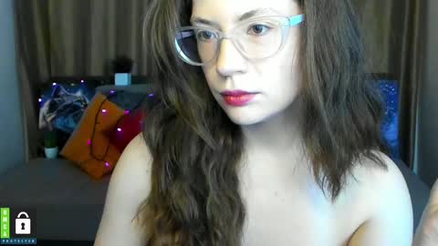 Snapshot of alicia_folow chatting on January 23, 10:11 pm Alicia online show from January 23, 10:11 pm