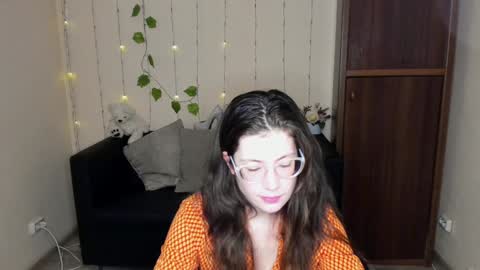 Snapshot of alicia_folow chatting on January 26, 3:36 pm Alicia online show from January 26, 3:36 pm