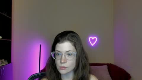Snapshot of alicia_folow chatting on March 1, 9:51 am Alicia online show from March 1, 9:51 am