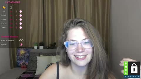 Snapshot of alicia_folow chatting on September 13, 5:35 pm Alicia online show from September 13, 5:35 pm