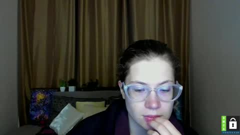 Snapshot of alicia_folow chatting on October 19, 11:11 am Alicia online show from October 19, 11:11 am