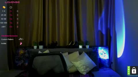 Snapshot of alicia_folow chatting on October 21, 5:35 pm Alicia online show from October 21, 5:35 pm
