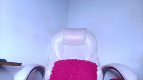 Alicia Kyse  online show from March 11, 3:05 am