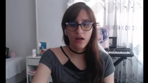 Snapshot of alicia_love29 chatting on July 22, 2:42 pm Alice online show from July 22, 2:42 pm