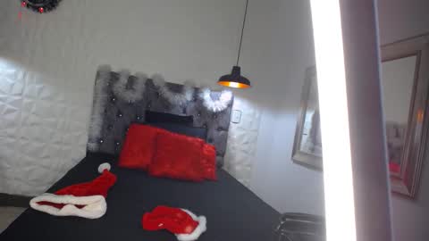 Snapshot of alicia_wonder_dl chatting on December 23, 3:12 pm Ali online show from December 23, 3:12 pm