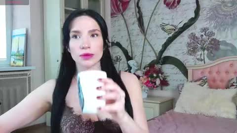 Snapshot of aliciabow chatting on February 23, 12:35 pm Veronica online show from February 23, 12:35 pm