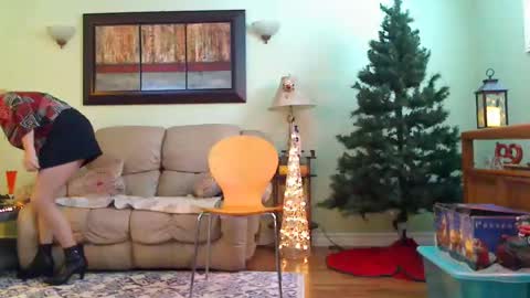 Alicia deHart  Help me reach 1000 Followers. Its FREE online show from November 30, 7:18 pm