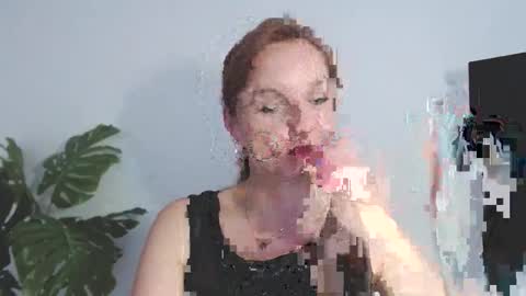 Alicia online show from April 8, 1:11 pm