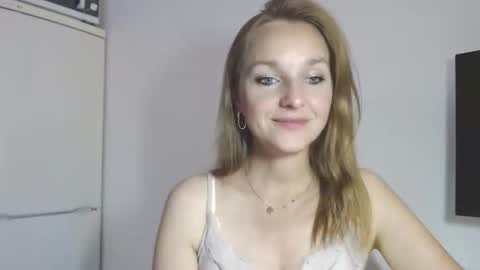 Snapshot of alicialux chatting on June 3, 4:56 pm Alicia online show from June 3, 4:56 pm