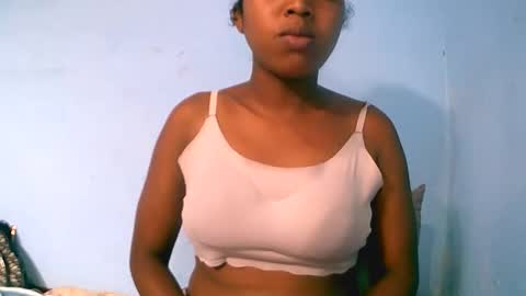 Snapshot of alicianah chatting on January 5, 5:27 pm alicianah online show from January 5, 5:27 pm