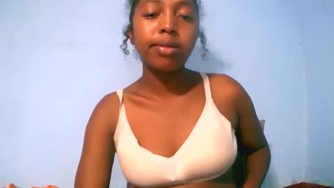 Snapshot of alicianah chatting on January 8, 10:23 pm alicianah online show from January 8, 10:23 pm