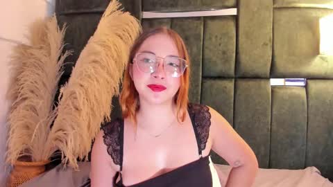 Snapshot of aliciawhite_nt chatting on February 21, 2:51 pm Alicia online show from February 21, 2:51 pm