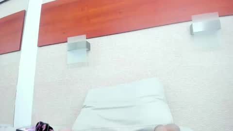 im tutti online show from February 17, 5:36 am