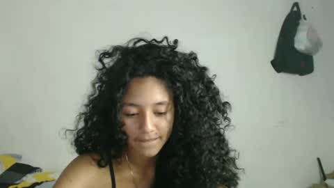 Snapshot of alicie_sexy_hot_20 chatting on February 26, 4:25 am ana online show from February 26, 4:25 am