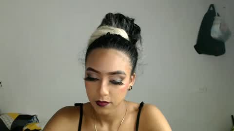 Snapshot of alicie_sexy_hot_20 chatting on February 27, 6:07 am ana online show from February 27, 6:07 am