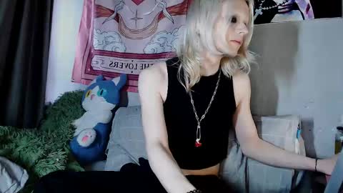 Alien Bella online show from May 22, 7:48 am