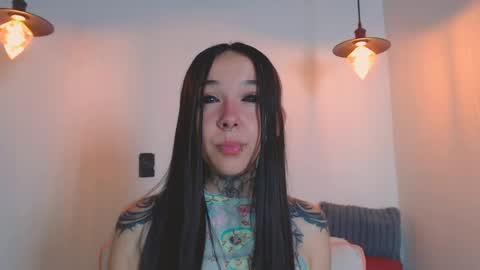Snapshot of alien_eyes09 chatting on April 19, 1:38 am online show from April 19, 1:38 am