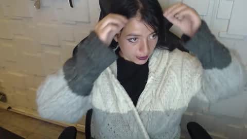 Snapshot of alien_high chatting on September 24, 10:51 am AlienHigh FlashNigga online show from September 24, 10:51 am