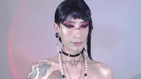     online show from January 4, 1:52 am