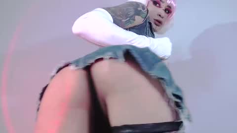     online show from February 19, 7:38 pm