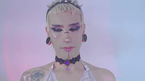     online show from March 25, 5:52 pm