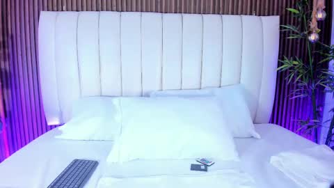 Snapshot of alihamilton_ chatting on September 24, 11:08 pm Aliha online show from September 24, 11:08 pm