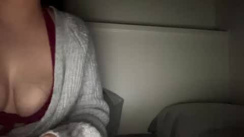 alihandra_ale online show from September 23, 4:37 am