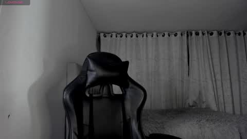Snapshot of aliice_walker_ chatting on August 4, 3:32 am aliice_walker_ online show from August 4, 3:32 am