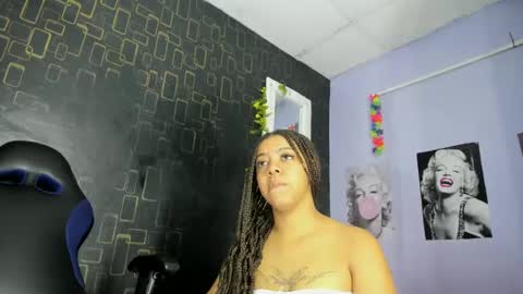 Snapshot of alika01_ chatting on February 4, 12:55 pm alika online show from February 4, 12:55 pm