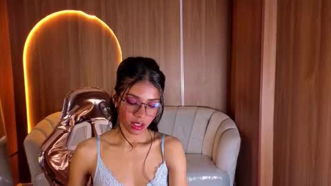alina_b_ online show from March 18, 8:12 pm