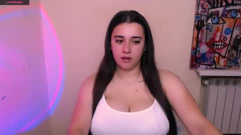 Snapshot of alinaasti_ chatting on May 4, 7:15 am Alina online show from May 4, 7:15 am