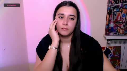 Snapshot of alinaasti_ chatting on May 19, 7:15 am Alina online show from May 19, 7:15 am