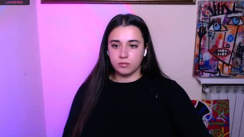 Snapshot of alinaasti_ chatting on June 2, 7:10 am Alina online show from June 2, 7:10 am