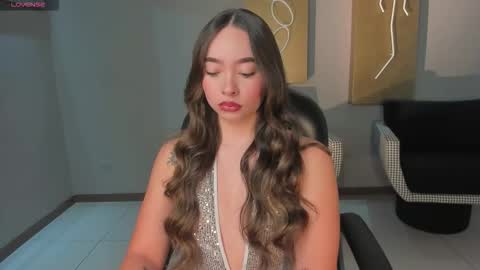 alinakravitz_ online show from November 19, 11:32 am