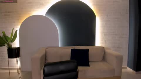 alinakravitz_ online show from February 7, 12:31 pm