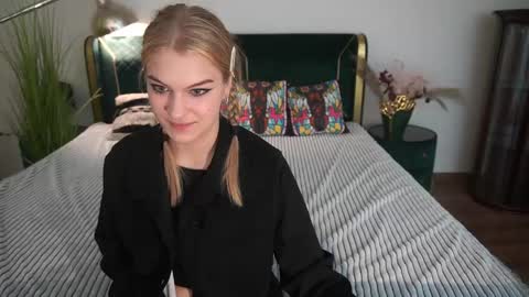 Snapshot of alinalemon chatting on May 27, 6:21 am Alina online show from May 27, 6:21 am