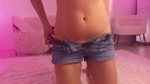 Snapshot of alinaluxx chatting on July 15, 7:41 pm alinaluxx online show from July 15, 7:41 pm