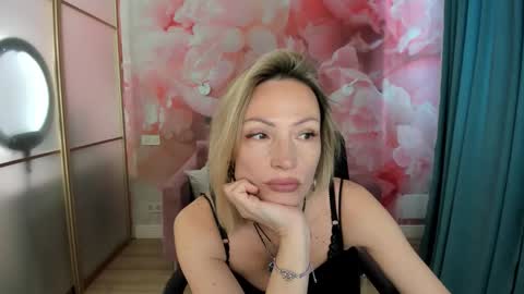 AlinaMoor online show from April 27, 11:52 am