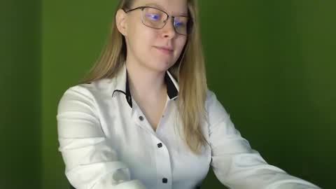 Snapshot of alinasei chatting on June 13, 12:14 pm alinasei online show from June 13, 12:14 pm