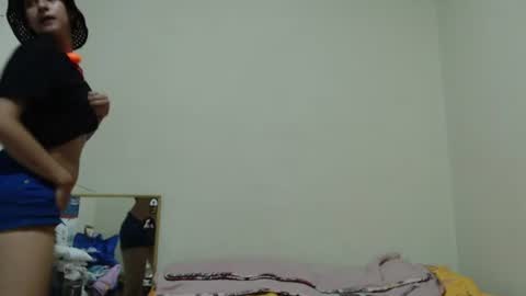 Snapshot of alinawoolf_ chatting on June 25, 3:06 am Ali online show from June 25, 3:06 am