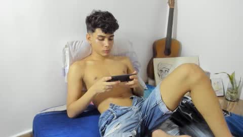 Snapshot of aliotttwink chatting on September 14, 2:54 am AliotTwink online show from September 14, 2:54 am