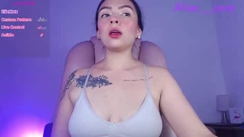 Snapshot of alisa__cain chatting on October 18, 6:16 am Alejandra online show from October 18, 6:16 am