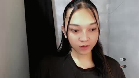 Shanti xhey online show from October 17, 4:09 pm