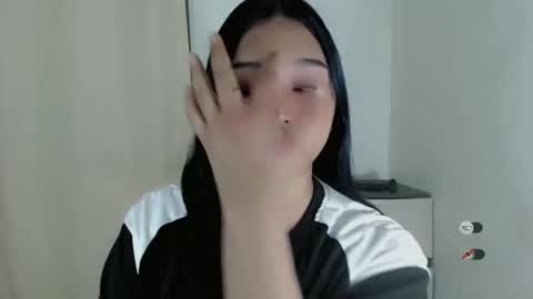 Shanti xhey online show from February 18, 7:43 pm