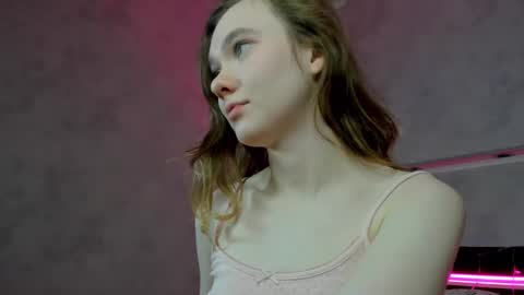 Alisa GMT2 Wen - Sun 10 AM - 4 PM except Monday and Tuesday   online show from January 3, 10:20 am