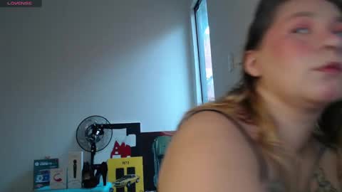 Snapshot of alisa_u chatting on October 12, 12:26 pm alisa_u online show from October 12, 12:26 pm