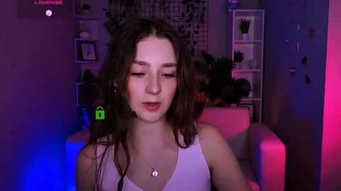 Snapshot of alisabliss chatting on June 23, 7:23 pm Alisa online show from June 23, 7:23 pm