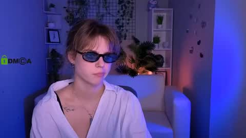 Snapshot of alisabliss chatting on July 1, 1:18 am Alisa online show from July 1, 1:18 am